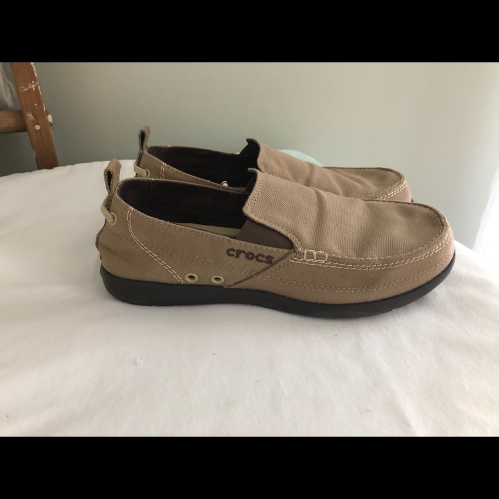 Crocs Walu slip on loafer